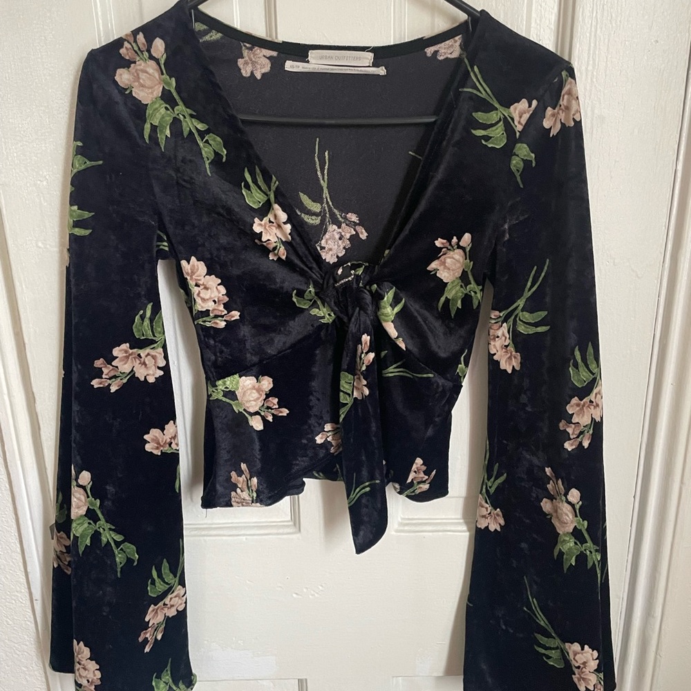 Urban outfitters cropped velvet top